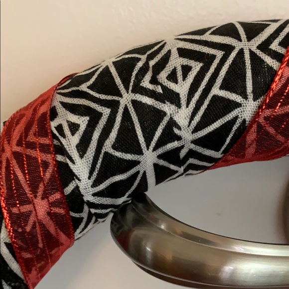 Pink and off white roses wreath - Picture 2 of 5